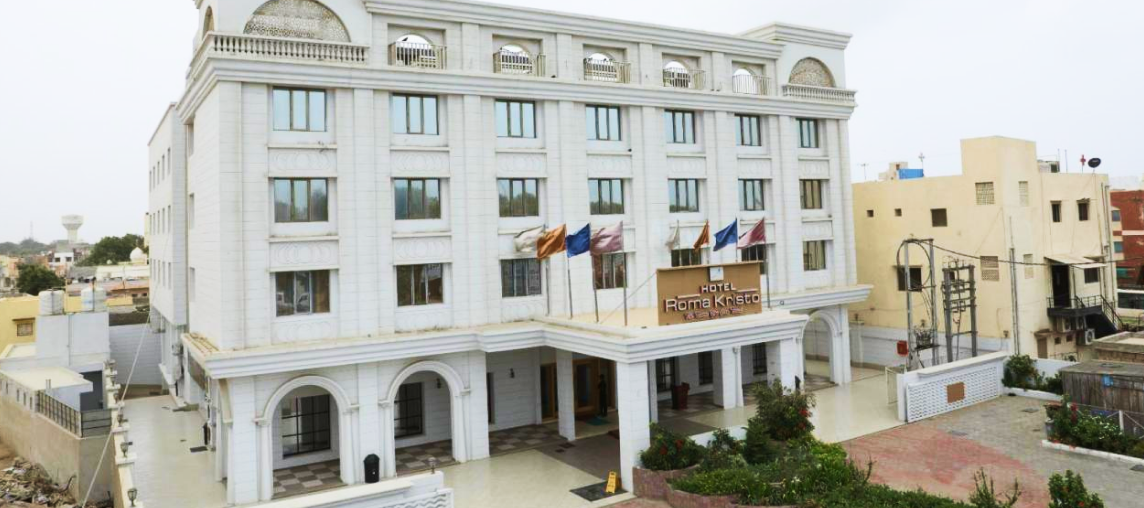 Rakesh Rajdev Roma Kristo Dwarka Hotel